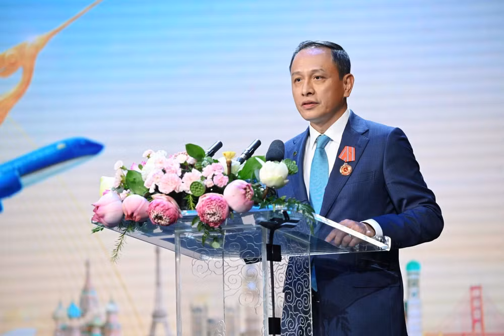 6-ong-le-hong-ha-pho-bi-thu-dang-uy-tong-giam-doc-tong-cong-ty-hang-khong-viet-nam-phat-bieu-tai-buoi-le-anh-vna.jpg