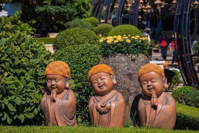 Các tác phẩm tượng gốm chú tiểu sẽ được trưng bày trong triển lãm. Ảnh: Sun World Ba Den Mountain