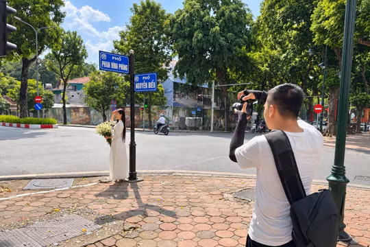 Cuộc hẹn mùa thu của người trẻ với Hà Nội