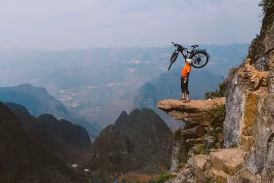 ‘Mỏm đá sống ảo’ ở Đồng Văn tạm dừng đón khách 