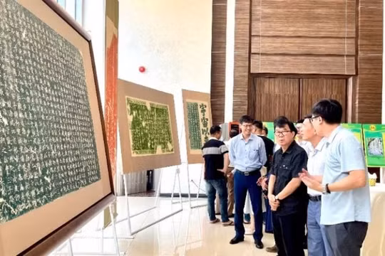 Ma nhai núi Non Nước hướng đến Di sản tư liệu UNESCO 