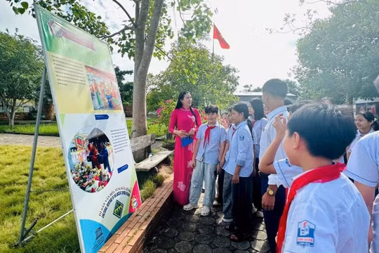 Triển lãm các di sản văn hóa phi vật thể vùng đất Tây Đô 