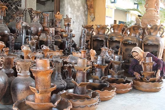 Đưa di sản gốm Chăm ra khỏi tình trạng bảo vệ khẩn cấp