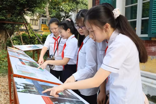 Hà Nội khai trương triển lãm ảnh về ‘di sản sống’ cây xanh đô thị 