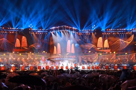 Quảng Ninh xác lập kỷ lục Việt Nam với concert nghệ thuật bên vịnh Hạ Long