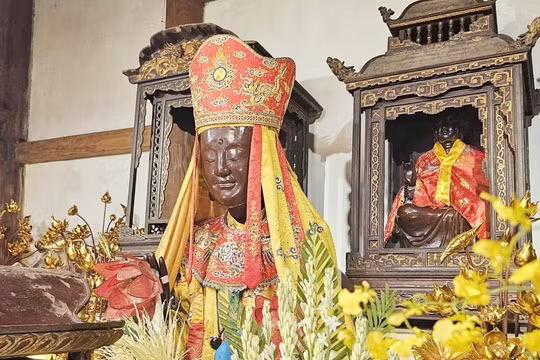 Bắc Ninh nhận Bằng công nhận Bảo vật quốc gia Tượng Phật Mẫu Man Nương 