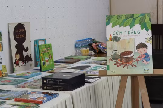 Triển lãm tôn vinh 100 cuốn sách tranh Việt Nam 