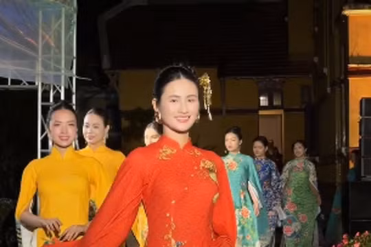 Chương trình nghệ thuật ‘Hoài niệm trăm năm’ tôn vinh di sản áo dài