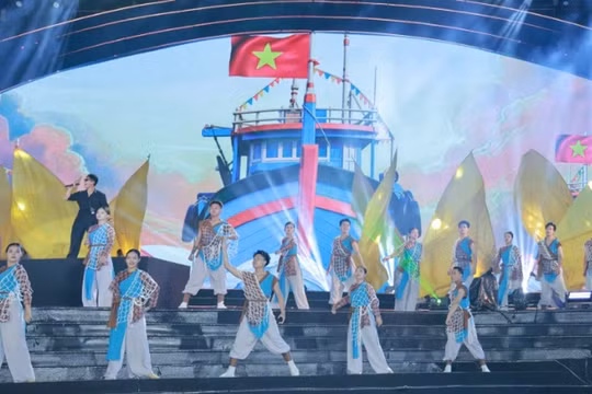 Hơn 600 nghệ sĩ hội tụ tại đêm khai mạc Festival Biển Khánh Hòa 2026 