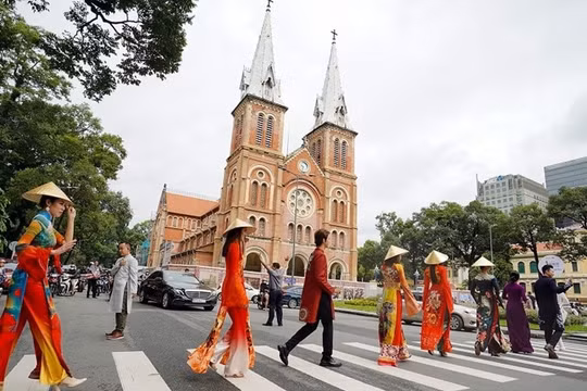 Phát động sáng tác ca khúc 50 năm thành phố Hồ Chí Minh mang tên Bác 