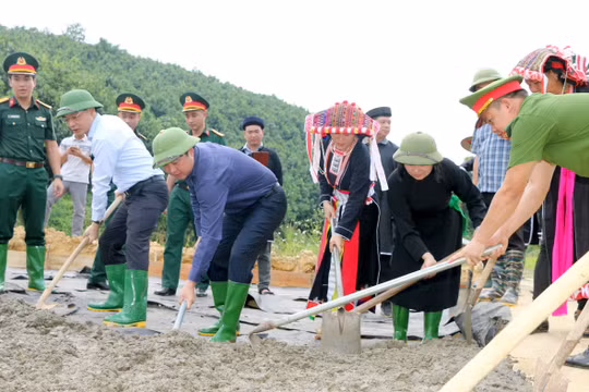 Giao thông nông thôn mở lối cho sản xuất vùng cao Lào Cai