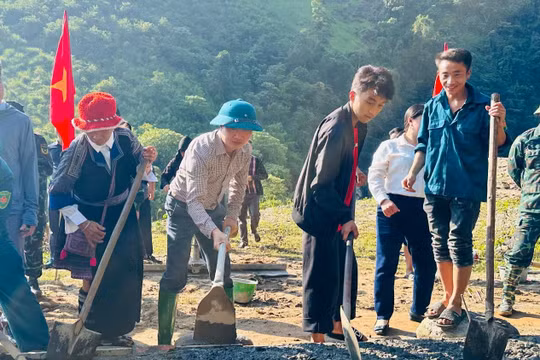 Trạm Tấu: Đặt sinh kế và hạ tầng làm 'trục xoay' giảm nghèo bền vững
