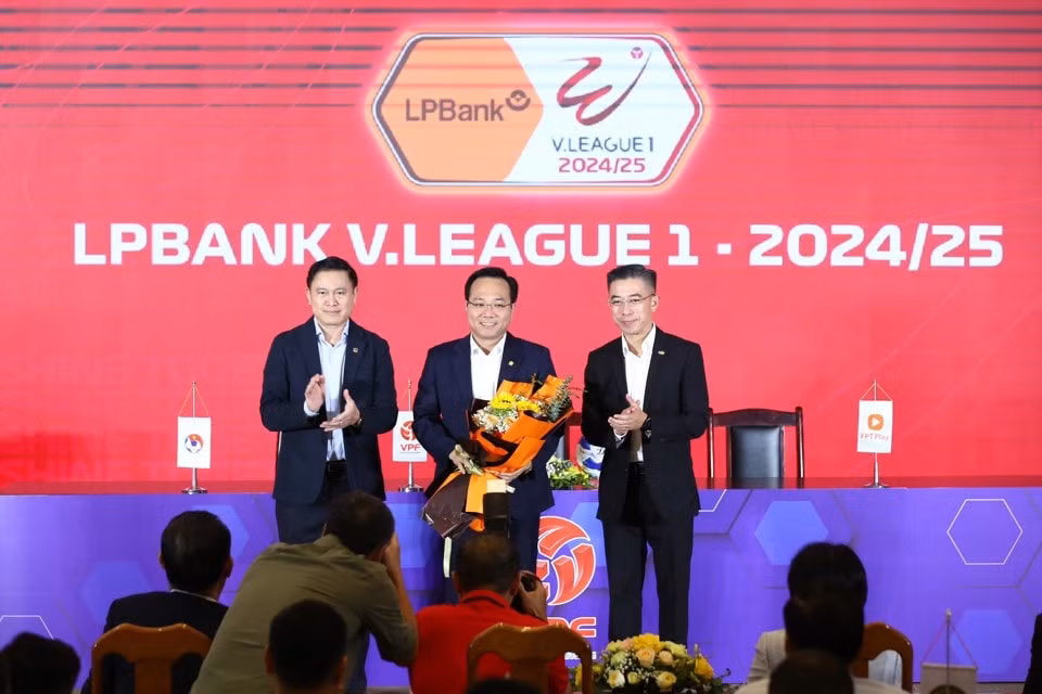 ha noi fc cham tran binh dinh o vong 1 mua giai vleague 2024 25 hinh 1