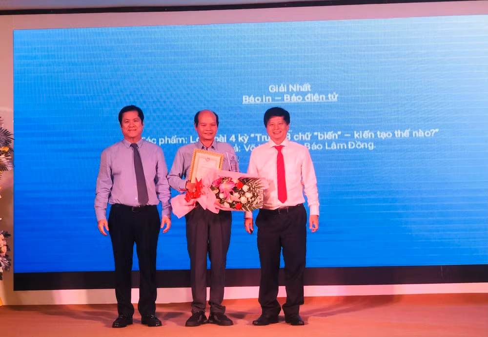 le trao giai bao chi khu vuc tay nguyen lan thu i hinh 2