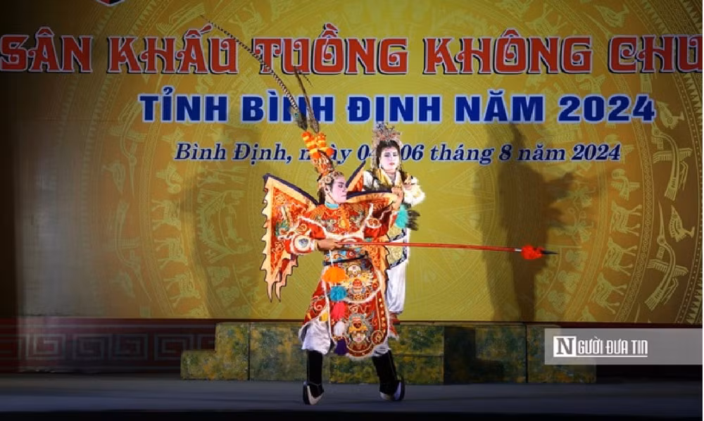 khai mac lien hoan san khau tuong khong chuyen tinh binh dinh nam 2024 hinh 1