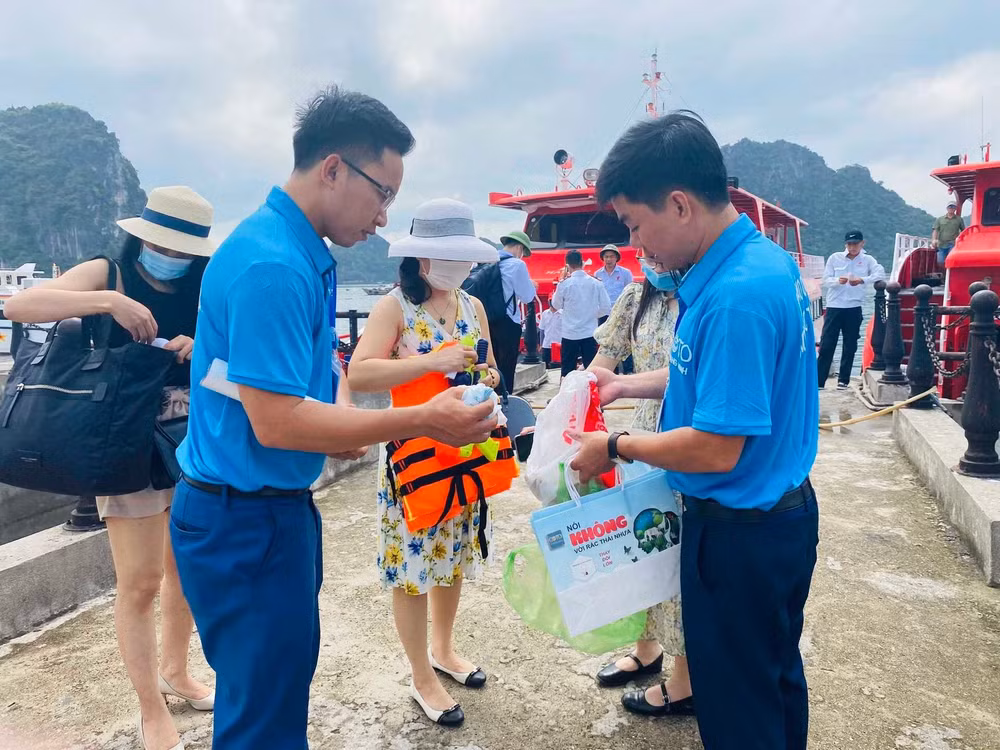 du lich viet nam huong toi muc tieu khong rac thai nhua hinh 2