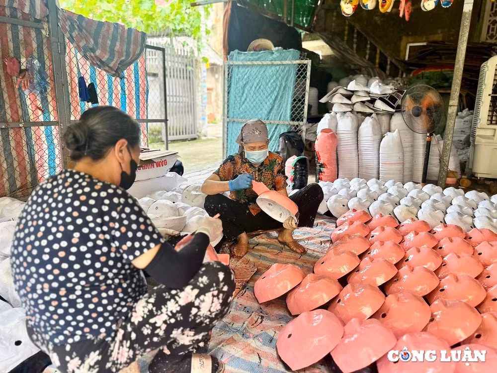 tham xuong san xuat do choi trung thu nuc tieng tai hung yen hinh 2