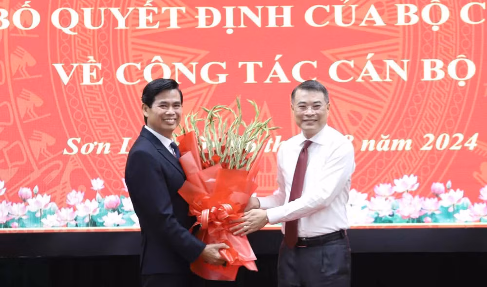ong hoang quoc khanh duoc chuan y giu chuc bi thu tinh uy son la hinh 1