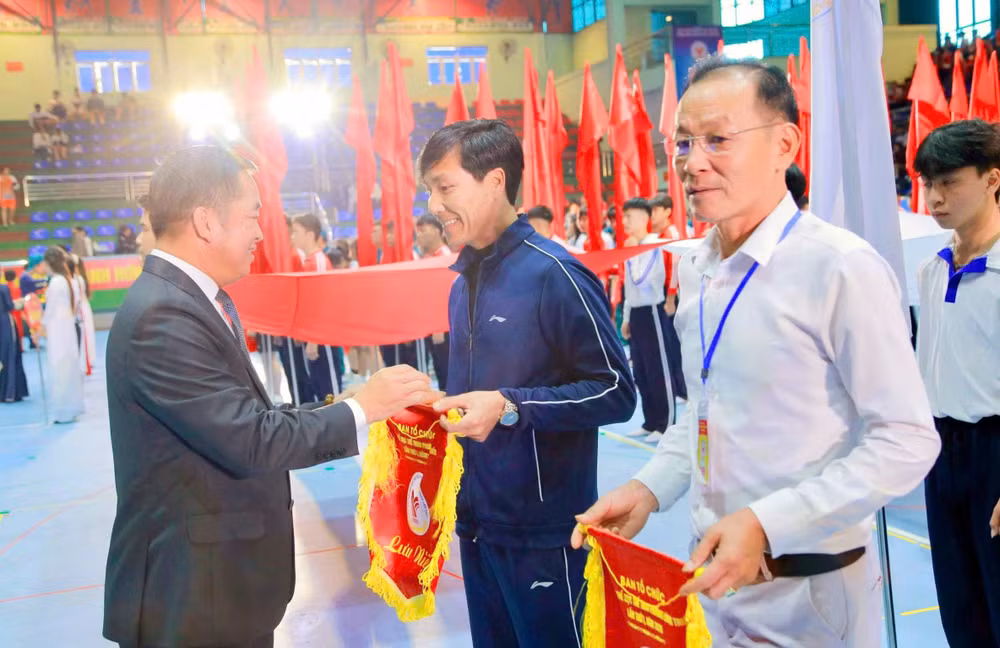 3-quang-ninh-dao-tao-the-thao-dinh-cao.jpg
