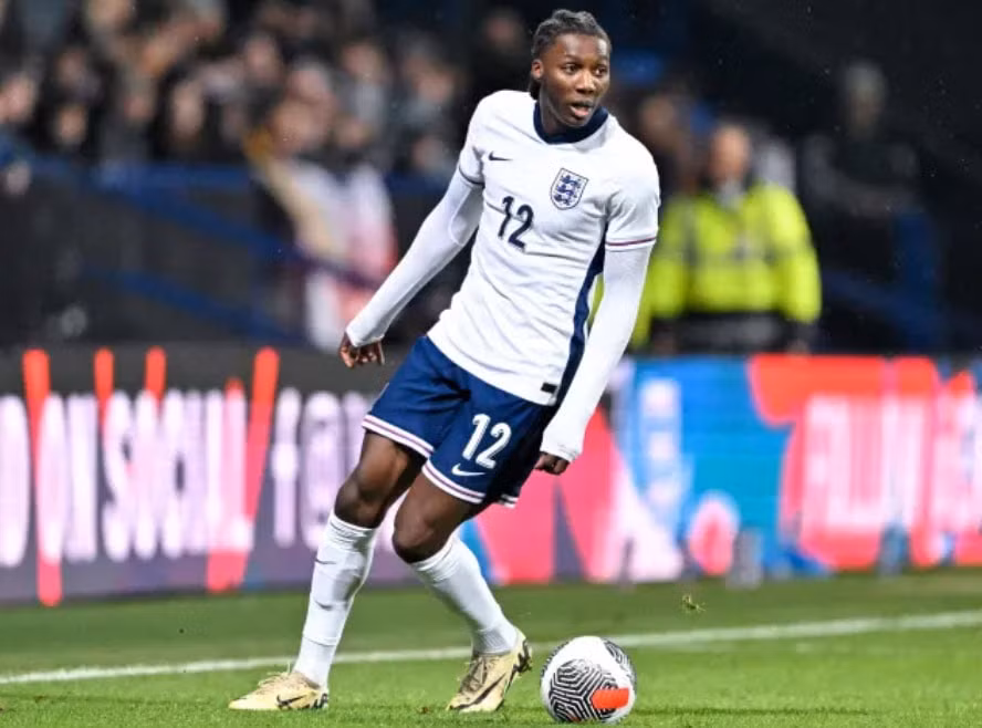 Brooke Norton-Cuffy đang là cái tên hot trên thị trường chuyển nhượng sau màn trình diễn ấn tượng tại Genoa