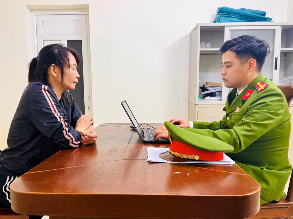 Đối tượng Hà Thị Tú Oanh tại cơ quan Công an.