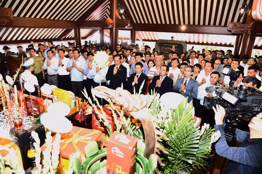 Trang trọng Lễ dâng hương tưởng niệm 56 năm ngày mất Chủ tịch Hồ Chí Minh- Ảnh 3.