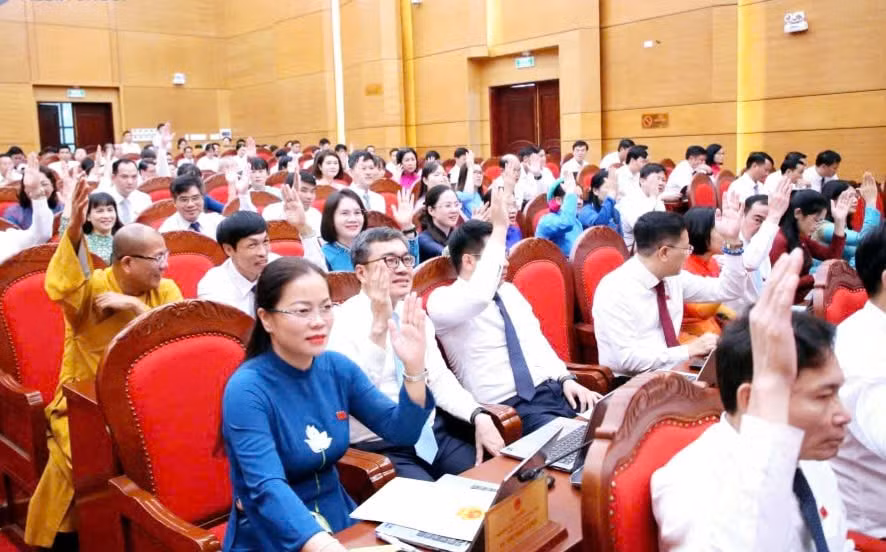 anh-2-ky-ho-thu-30-hdnd-tinh-quang-ninh.jpg