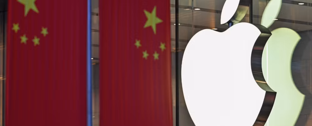 Logo apple tại một cửa hàng tại Trung Quốc. Ảnh: TechWireAsia