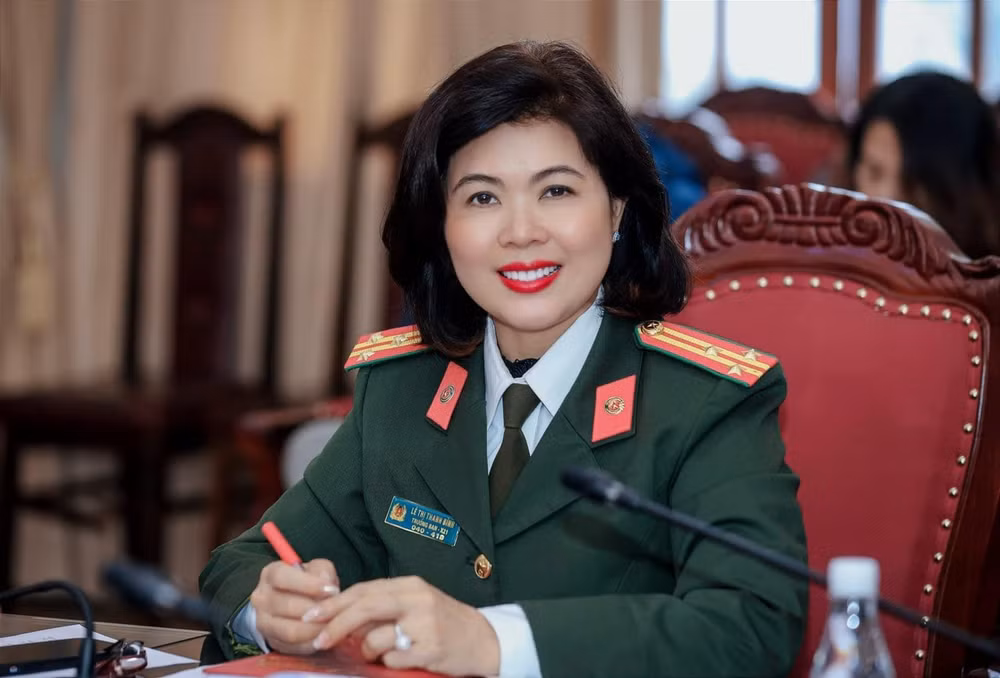 cam cui dang hien cho cong viec mot cach say dam nhat hinh 2