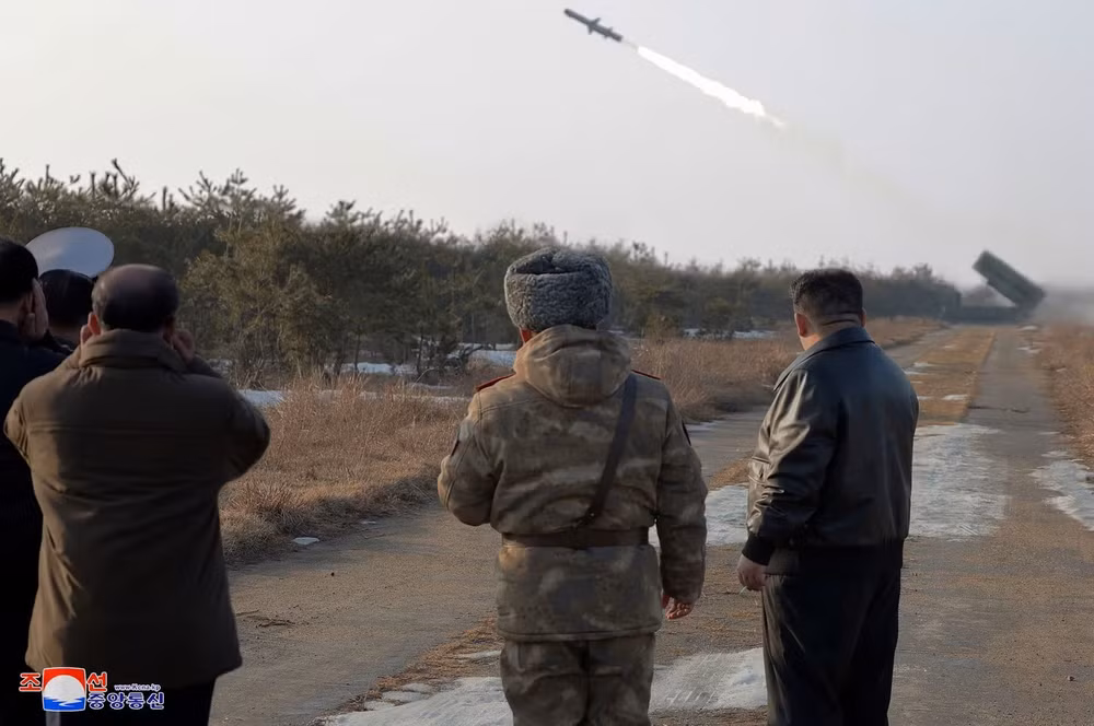 loat anh nha lanh dao kim jong un chi dao tap tran tai trieu tien hinh 6