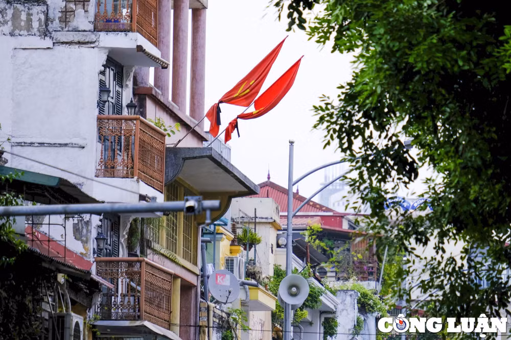 ha noi ra cong dien ve 2 ngay quoc tang tong bi thu nguyen phu trong hinh 2