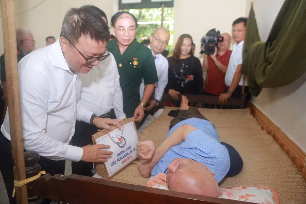 chuong trinh thap sang ngon lua tri an goi nho nhac nho moi nha bao khong ngung sang tao doi moi chuyen nghiep va but pha hinh 4