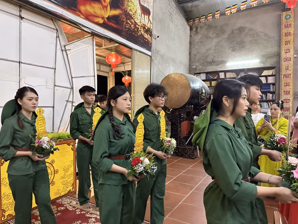 chuong trinh thap sang ngon lua tri an goi nho nhac nho moi nha bao khong ngung sang tao doi moi chuyen nghiep va but pha hinh 2
