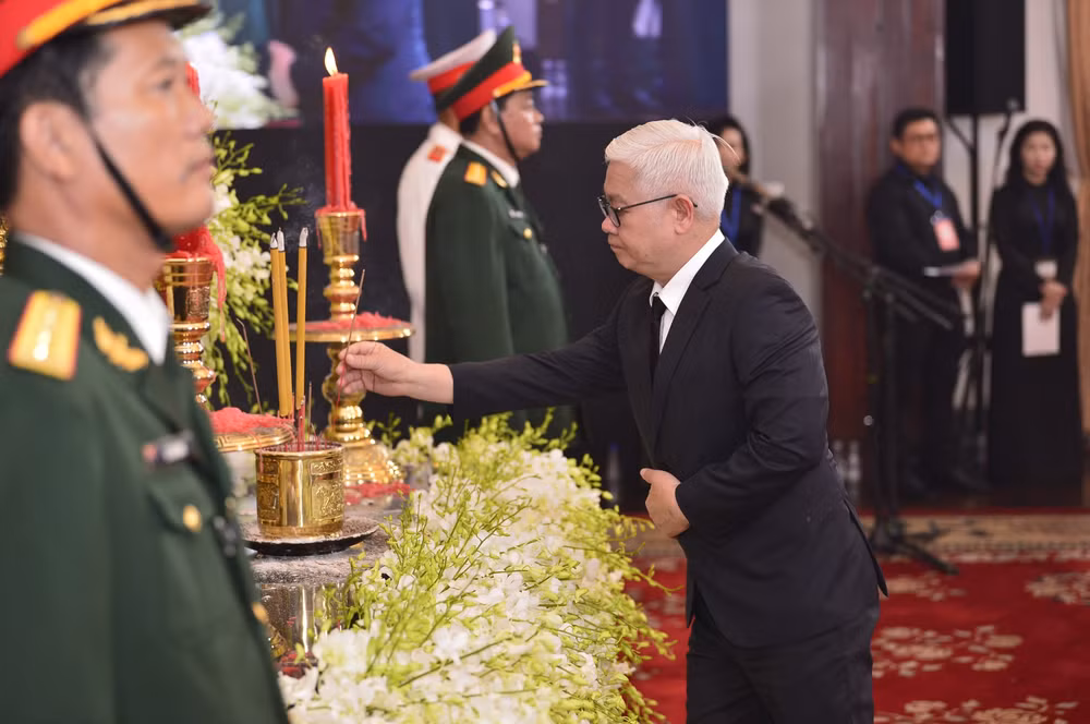 gan 4 van nguoi vieng tong bi thu nguyen phu trong trong ngay dau tai hoi truong thong nhat hinh 3