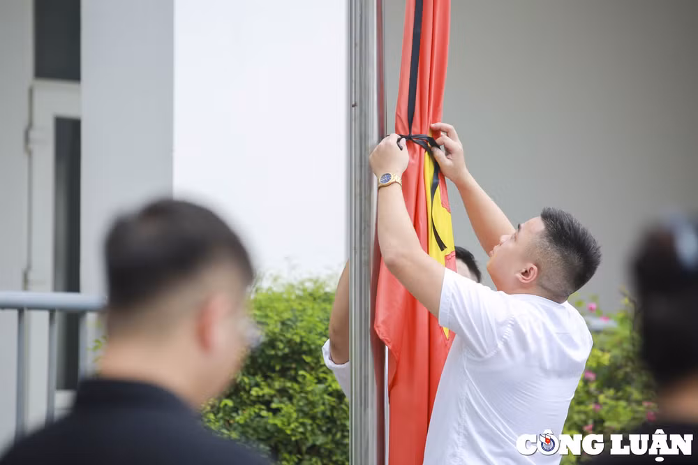 nguoi dan o ha noi treo co ru tuong nho tong bi thu nguyen phu trong hinh 2