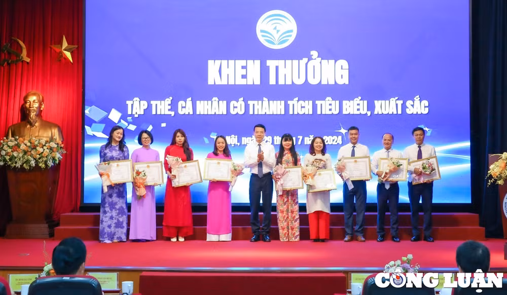 nganh thong tin truyen thong day manh chuyen doi so quoc gia phat trien kinh te so xay dung xa hoi so hinh 5