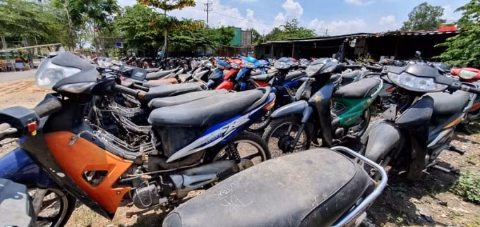Xe không giấy tờ được sang tên đổi chủ hết năm 2021. Ảnh: TL.