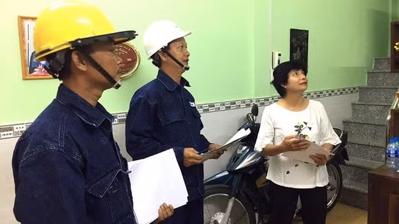 EVNHCMC giảm 814 tỉ đồng tiền điện cho khách hàng. Ảnh: TL