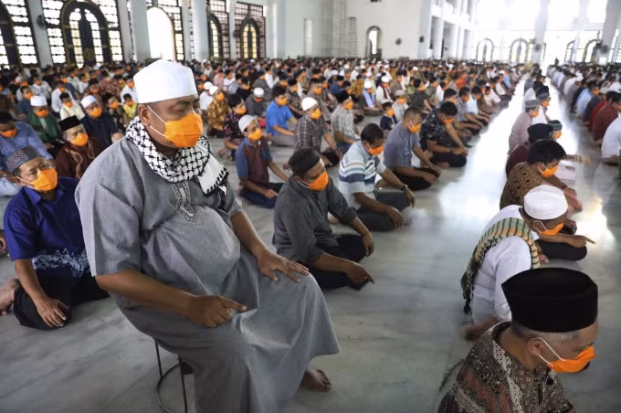 Số lượng ca nhiễm COVID-19 tăng&nbsp;đáng kể trong suốt tháng Ramadan linh thiêng của người Hồi giáo hồi tháng 5.&nbsp;Ảnh: TL.