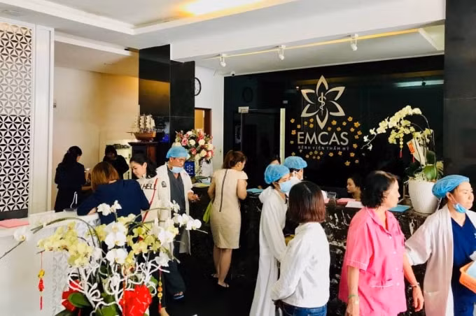 Bệnh viện thẩm mỹ EMCAS, nơi xảy ra liên tiếp các sự cố biến chứng, chết người.