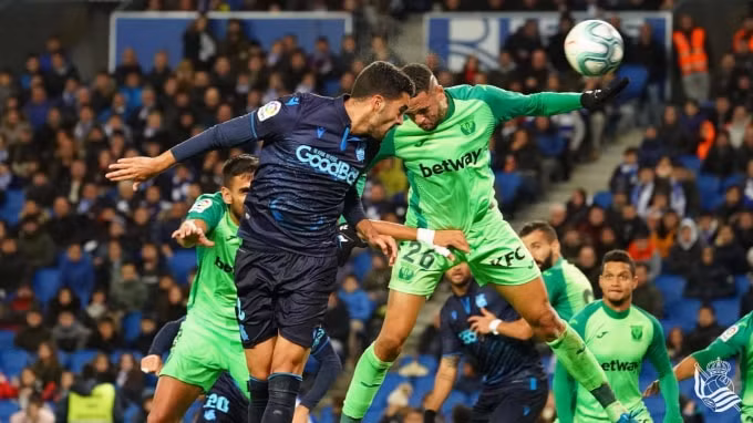 Real Sociedad bất ngờ dẫn đầu bảng xếp hạng khi hoà Leganes ở trận đấu sớm vòng 13 La Liga. Ảnh: Getty
