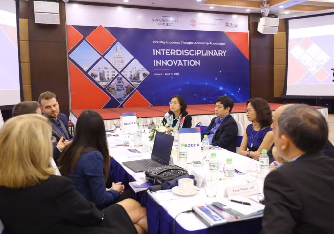 Một buổi tọa đàm trao đổi thông tin, nhu cầu nguồn nhân lực gữa doanh nghiệp và dự án Đại học VinUni