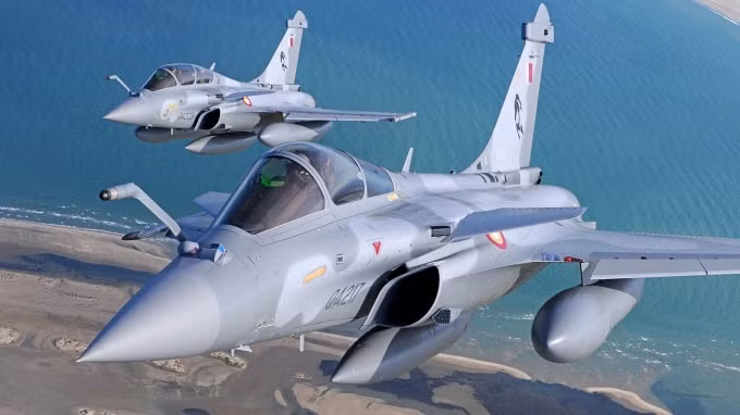uae ky thoa thuan lich su mua 80 tiem kich rafale cua phap hinh 2