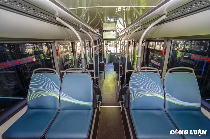 xe buyt dien dau tien cua ca nuoc chinh thuc lan banh tai ha noi hinh 8