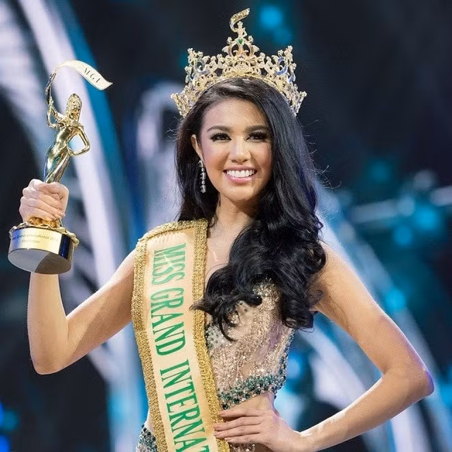 thuy tien va nhung nguoi dep dang quang hoa hau hoa binh quoc te hinh 6