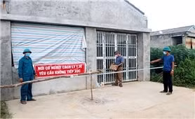 Giáo dân Giáo xứ Tiên Phong, xã Yên Tập tham gia tổ giám sát cách ly y tế tập trung ngay tại khu dân cư
