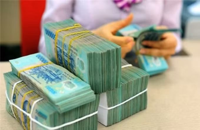 Các giao dịch tiền mặt có giá trị lớn từ 300 triệu đồng trở lên phải lập báo cáo gửi về Cục Quản lý nhà và thị trường bất động sản - Bộ Xây dựng và Cục Phòng, chống rửa tiền - Ngân hàng Nhà nước Việt Nam. (Ảnh minh họa)