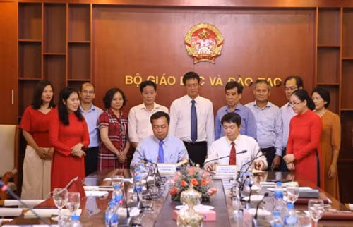 Hai bên sẽ cùng phối hợp tuyên truyền, phổ biến chủ trương, đường lối của Đảng, Nhà nước và Bộ GD&ĐT về hợp tác, đầu tư trong lĩnh vực giáo dục đào tạo. Ảnh: PV