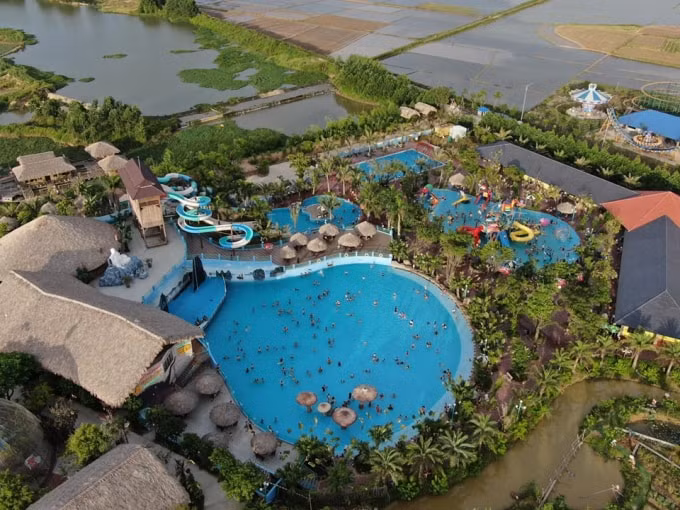 Ngoài ăn uống, làm cây xăng, tổ chức hội họp, Quảng Ninh Gate có cả công viên nước hoành tráng