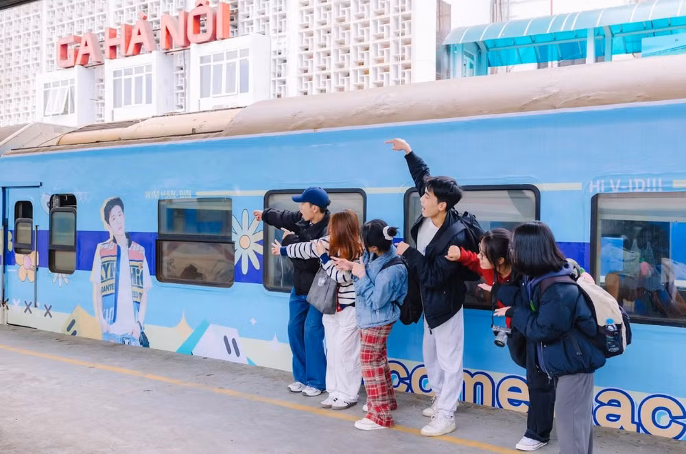 viet nam don chao bi theo cach dac biet nhat chuyen tau fan k pop dau tien hinh 3
